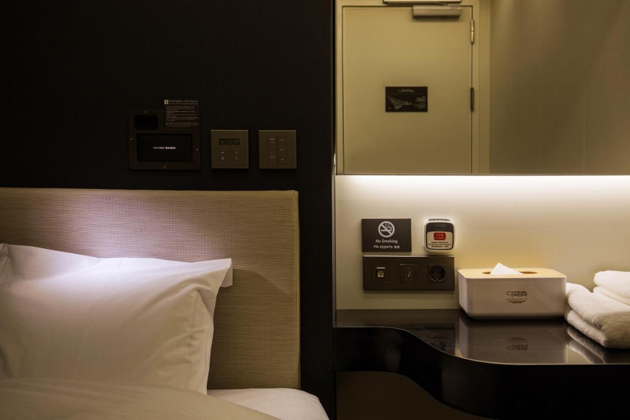Darakhyu Incheon Airport Terminal No.1 Capsule Hotel Bagian luar foto
